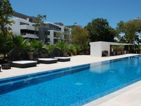 Nick Price by Moskito, Playa del Carmen