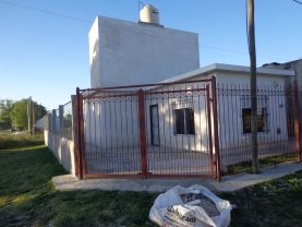 Casa tres ambientes en Miramar , Miramar