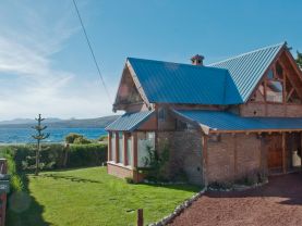 Casa sobre Costa del Lago-Bariloche, Bariloche