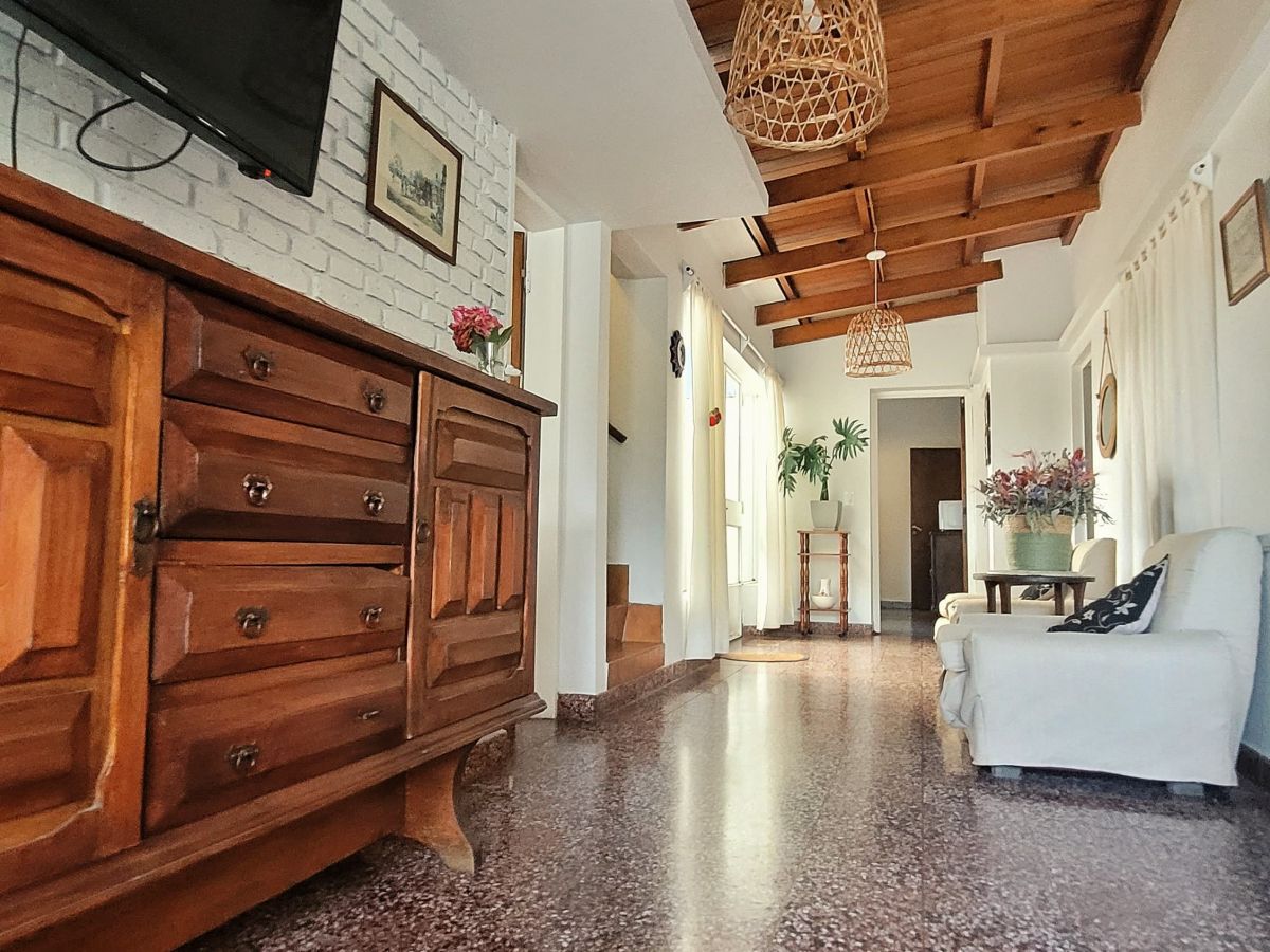 Casa con pileta hasta 12 personas, Tandil