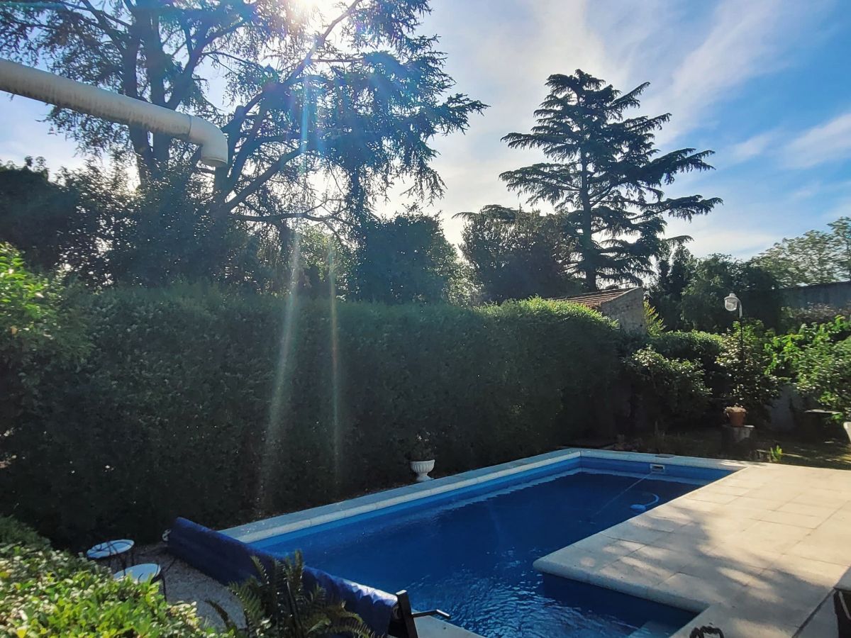 Casa con pileta hasta 12 personas, Tandil