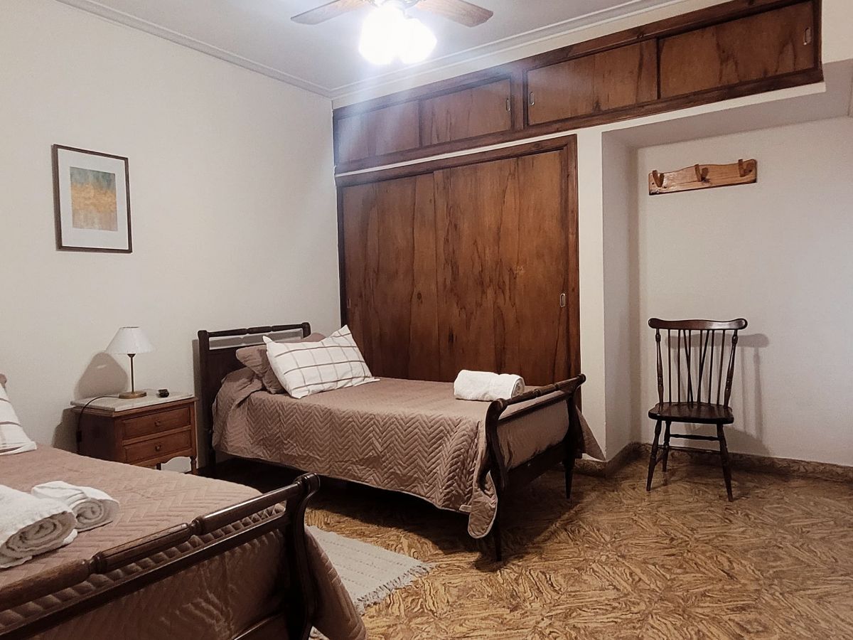 Casa con pileta hasta 12 personas, Tandil
