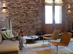 El Patio de las Glicinas, Colonia
