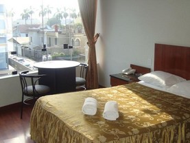 Hostal Bond, Lima