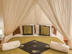 Don Giovanni / Balinese Suites y Gelateria, Máncora