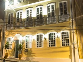 A Casa das Portas Velhas, Salvador