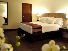 Aku Hotels, Lima