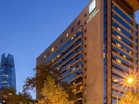 Plaza El Bosque Ebro, Santiago