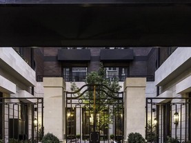 The Singular Santiago, Santiago