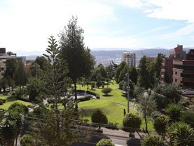 Edificio en Parque Suecia, Quito