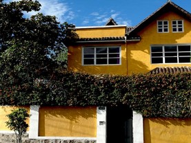 La Casa Amarilla, Quito