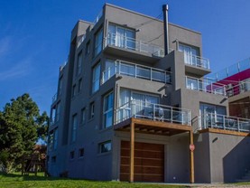 Acqua e Sole, Valeria del Mar