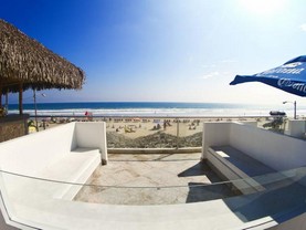 Dharma Beach, Montañita