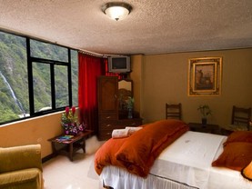 Hotel Puerta del Sol, Baños