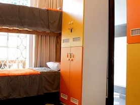 Backpackers, Lima